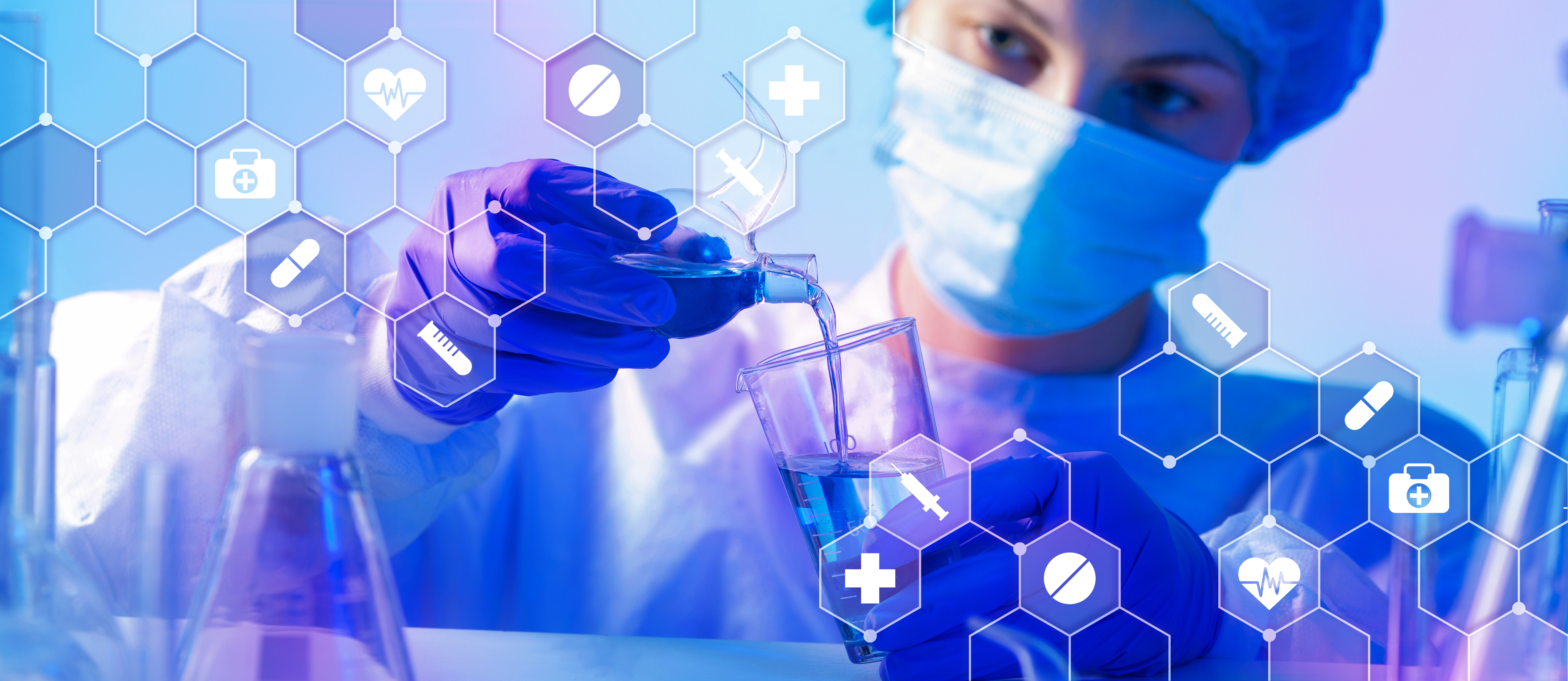 Doctor observando sustancias de GENYX